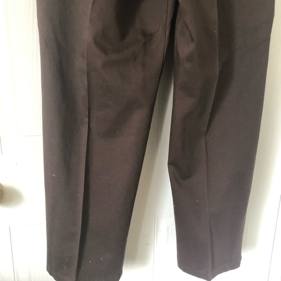 DOCKERS Classic Fit Pleated Khaki size 36x30 - Picture 11 of 16